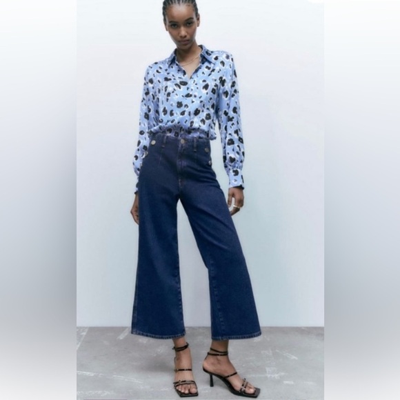 Zara Denim - Zara Women’s Wide Leg Cropped Denim Jeans with Gold Buttons Size 8 Chic Modern